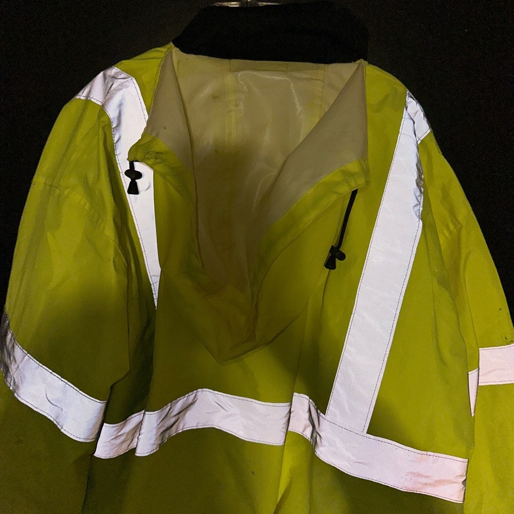 High-Visibility Reflective Jacket - image 2